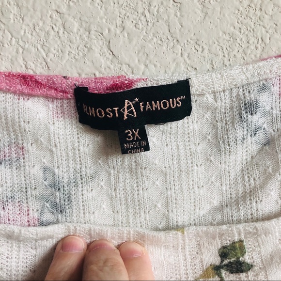 Almost Famous Pink Rose Sweater Top Junior 3X - Picture 4 of 7